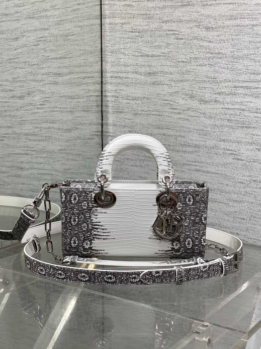 Сумка Lady Dior 22 см