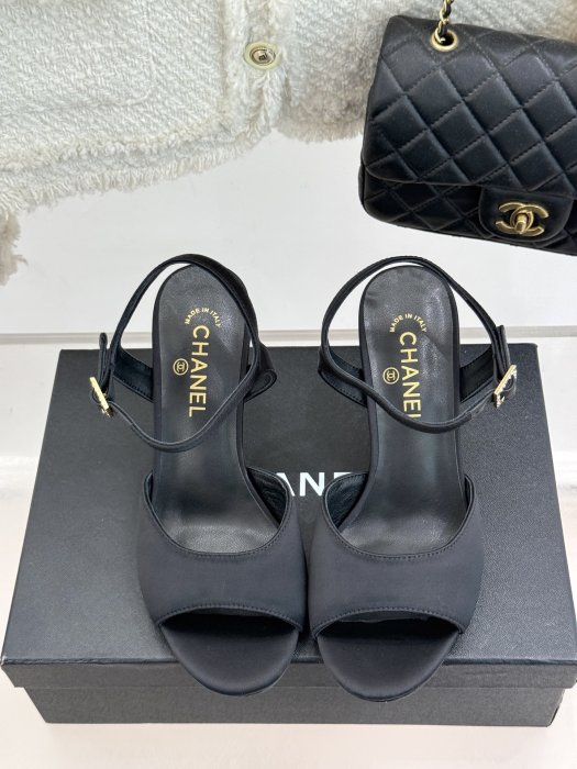 Босоножки фото 4