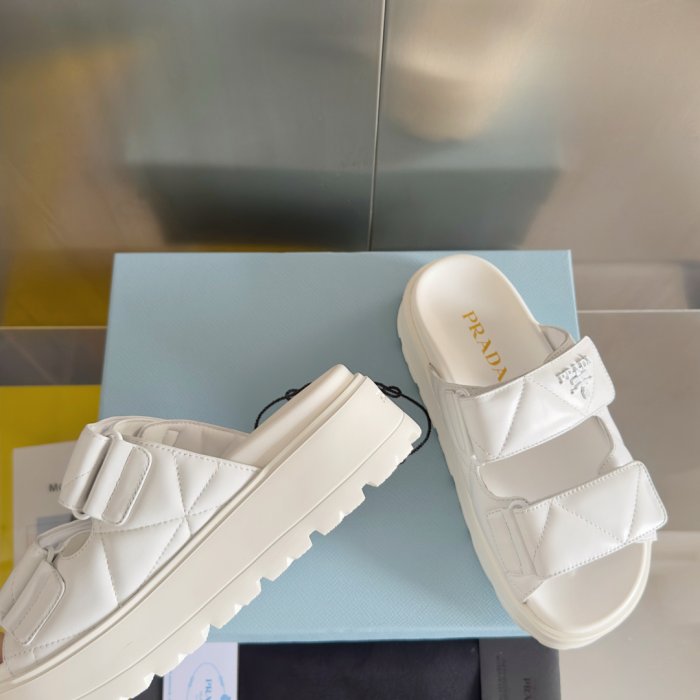 Шлепанцы фото 3