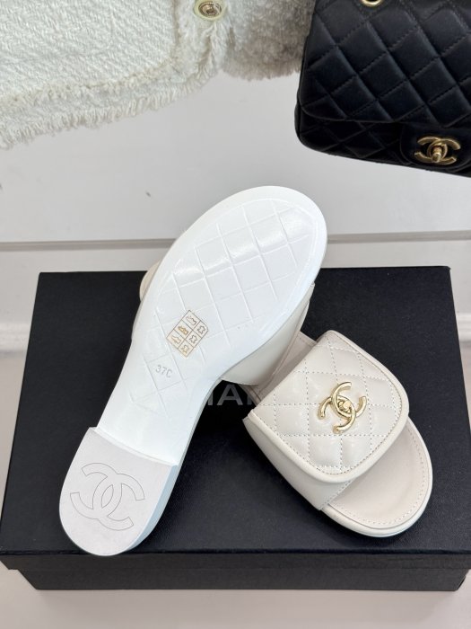 Шлепанцы фото 9