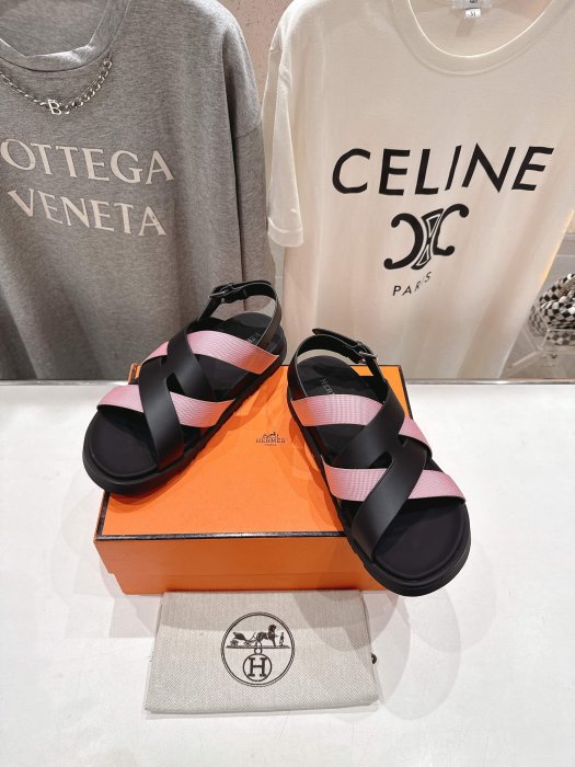 Сандалі жіночі фото 2