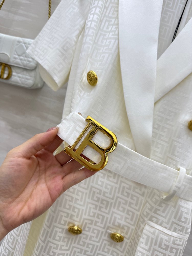 Платье с короткими рукавами и костюмным воротником фото 6