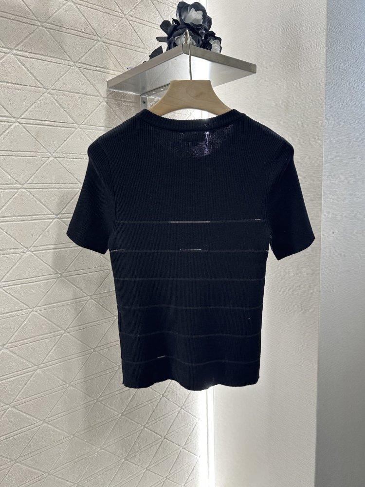 T-shirt women's фото 2