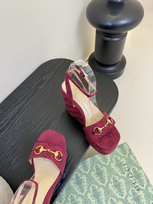 Босоножки фото 4