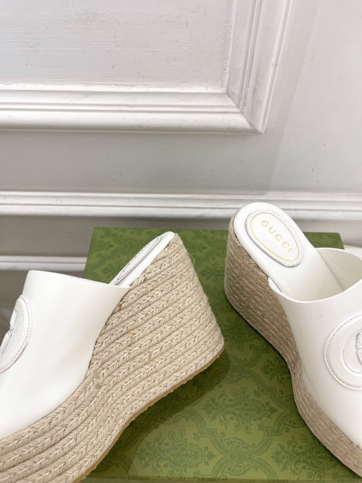 Босоножки фото 8