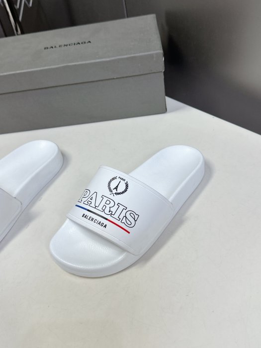 Шлепанцы фото 3