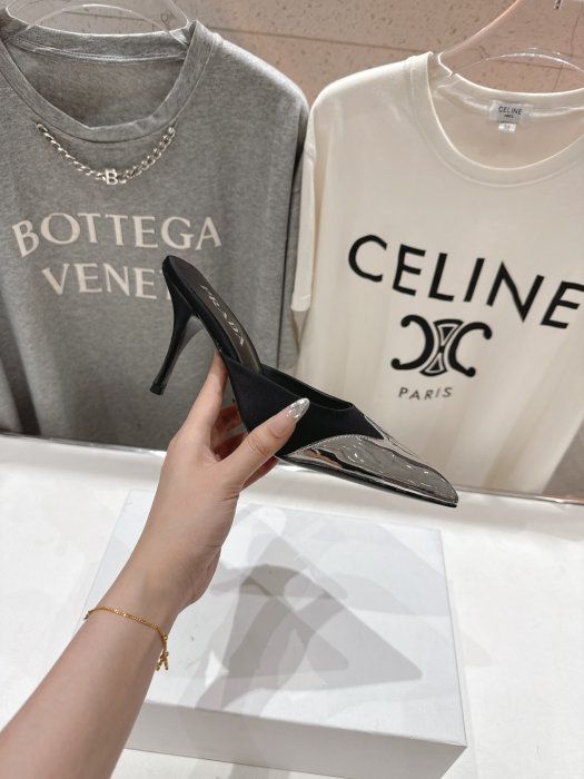 Босоножки фото 5