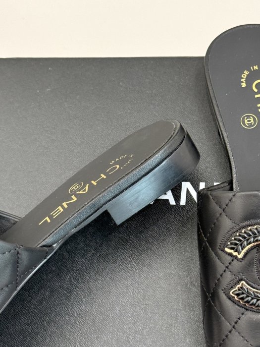 Шлепанцы фото 6