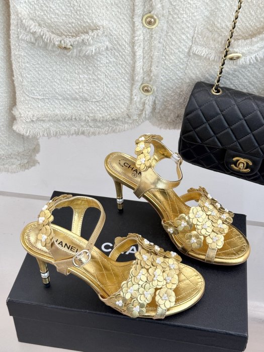 Босоножки фото 3