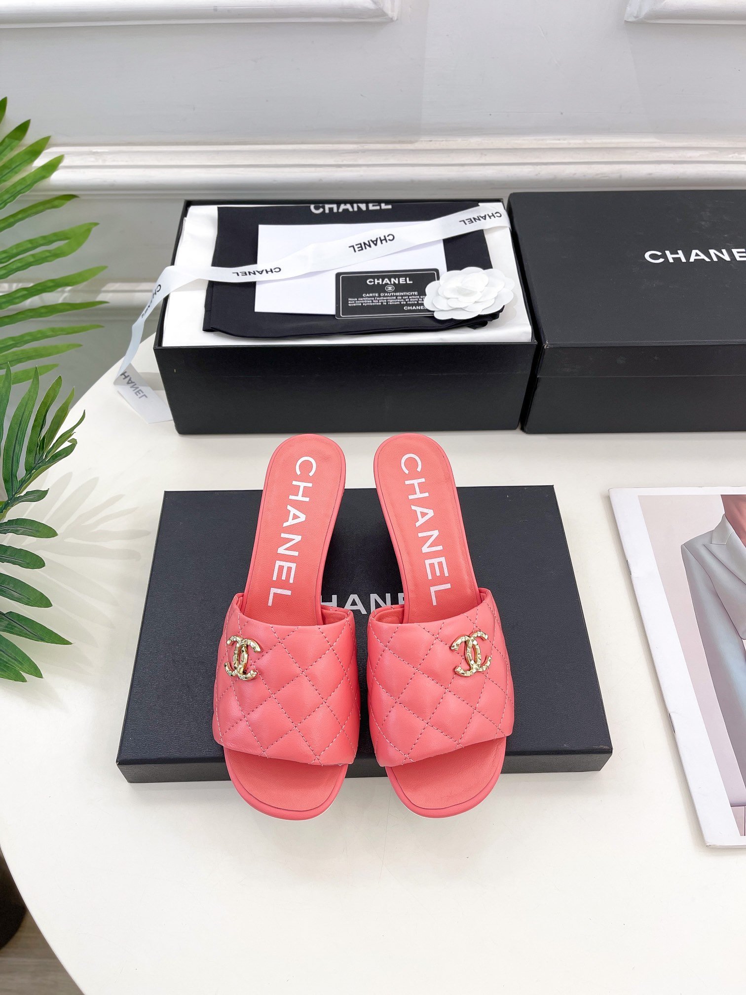 Sandals red