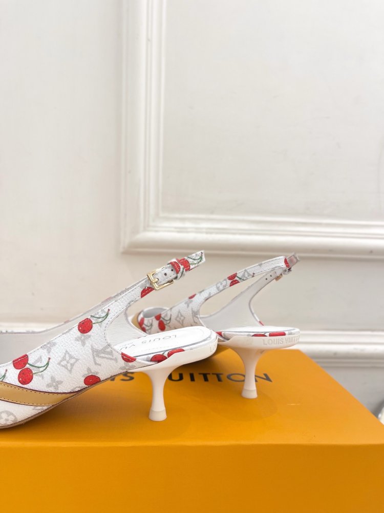 Босоножки фото 7