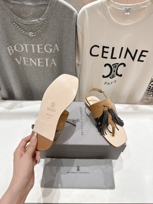 Сандалі жіночі фото 9