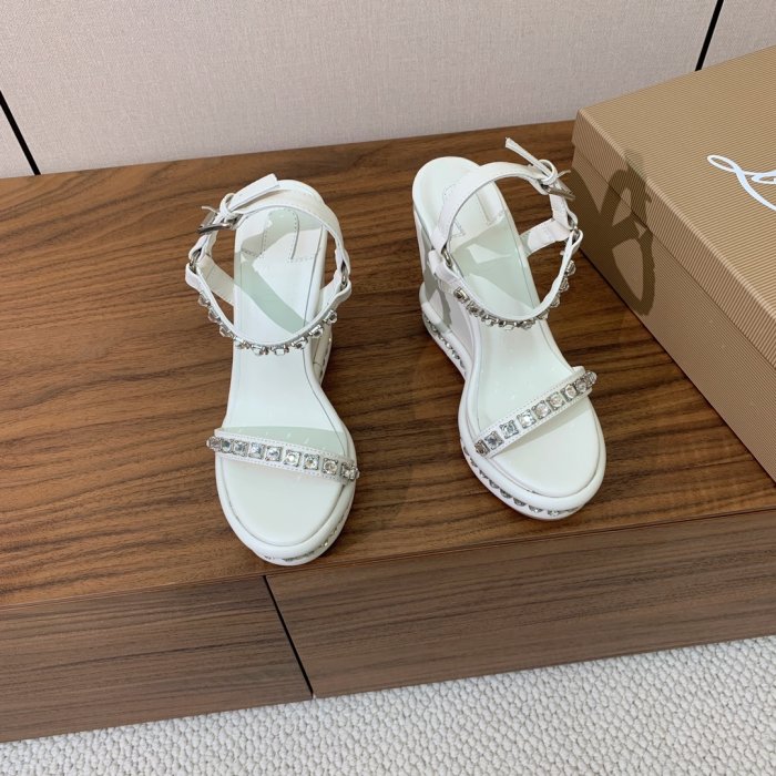 Босоножки фото 5