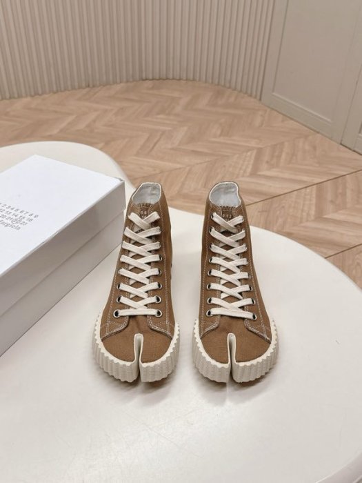 Кеди жіночі з роздвоєним носком фото 7