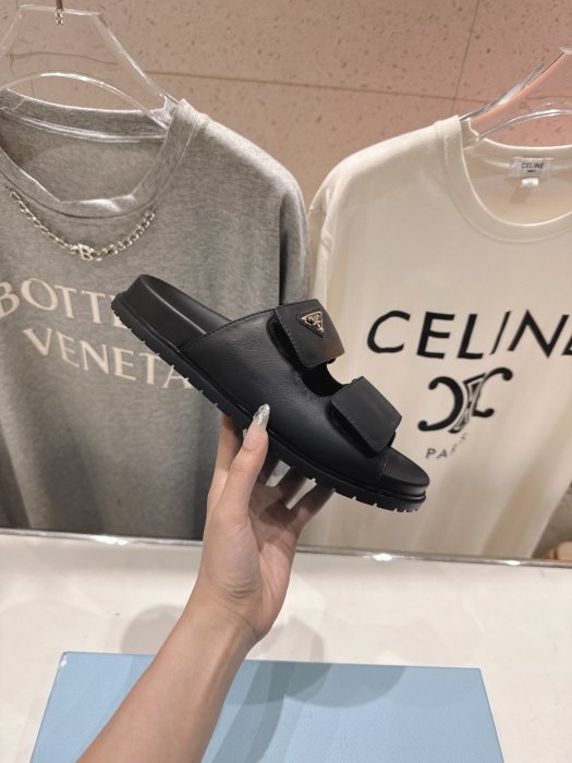 Шлепанцы фото 5