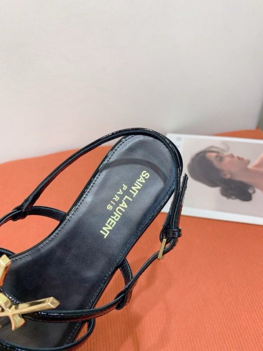 Босоножки фото 6