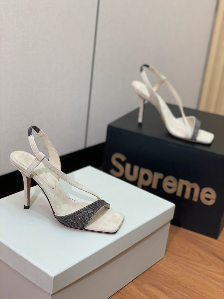 Босоножки фото 8