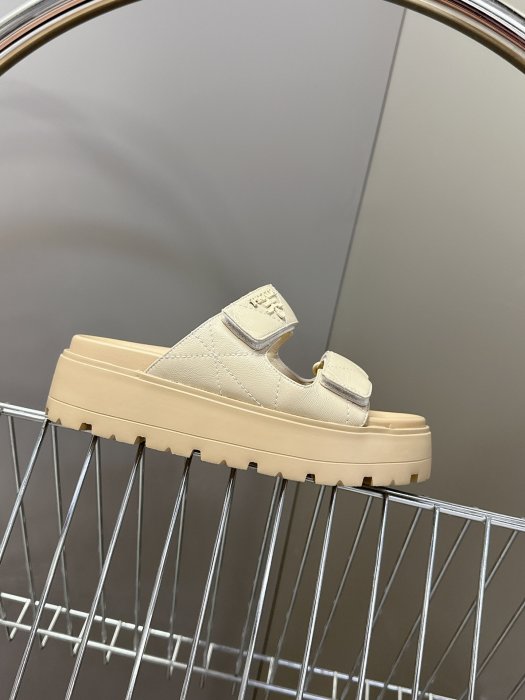 Шлепанцы фото 5