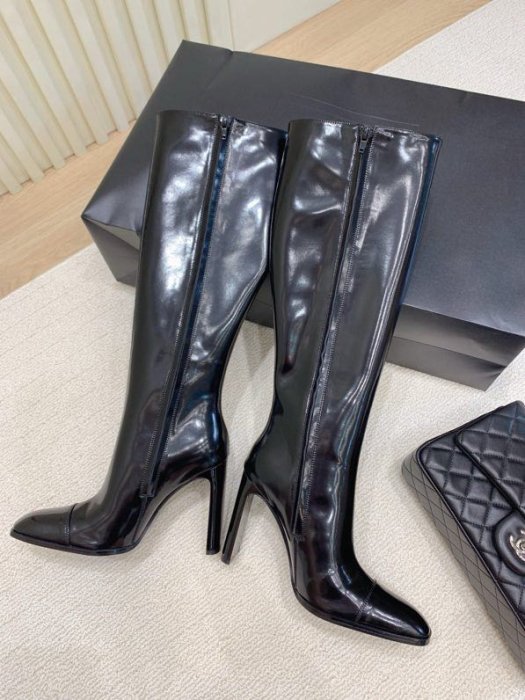 Leather boots on stud фото 5