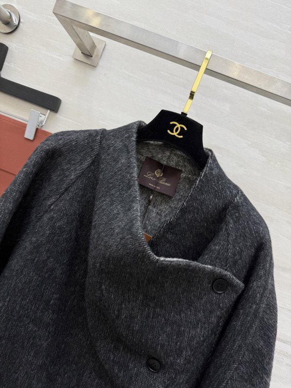 Асимметричное шерстяное пальто фото 2