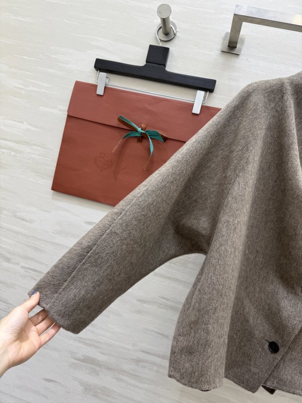 Асимметричное шерстяное пальто фото 2