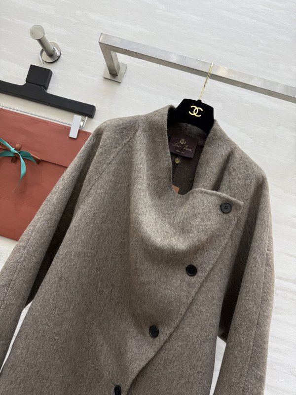 Асимметричное шерстяное пальто фото 3