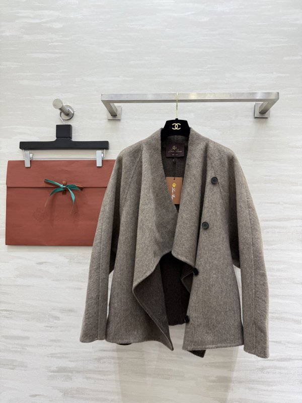 Асимметричное шерстяное пальто фото 6