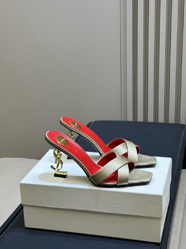 Атласные босоножки YSL Opym на высоком каблуке