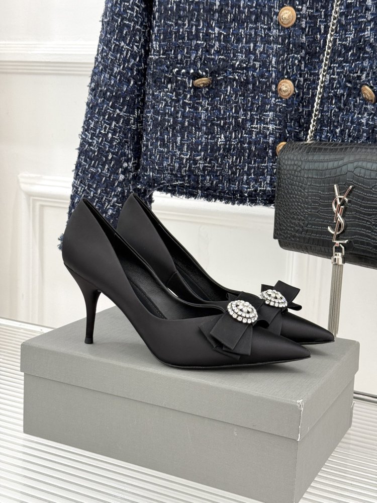 Атласные туфли-лодочки на шпильке с бантом и кристаллами, черные