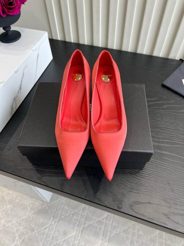 Satin shoes boats on stud