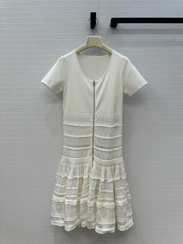 Ажурное трикотажное платье