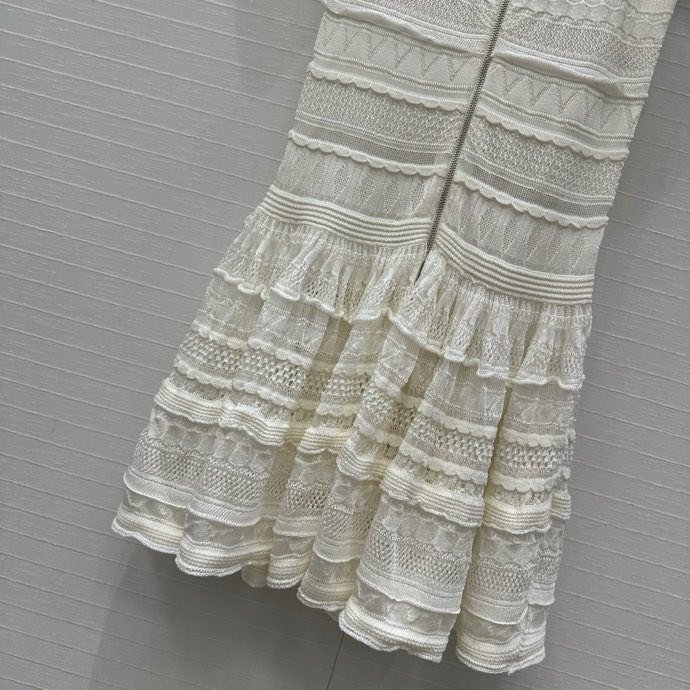 Ажурное трикотажное платье фото 4