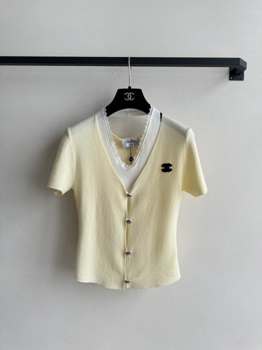 Футболка женская