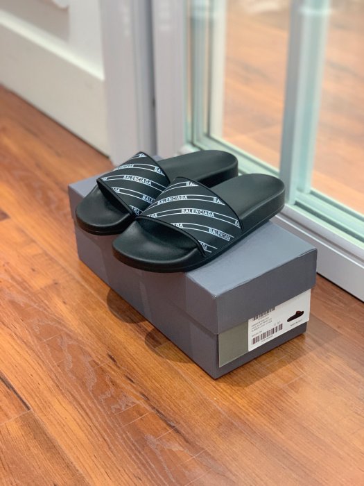 Шлепанцы фото 5