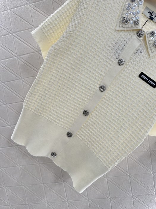 T-shirt women's фото 5