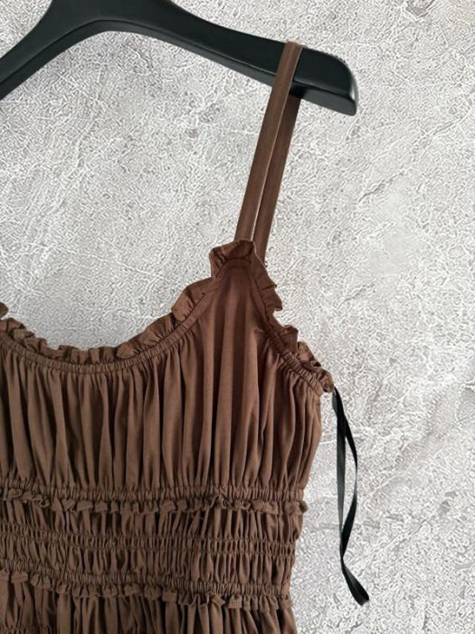 Dress colors mocha-mousse, плиссированное фото 3