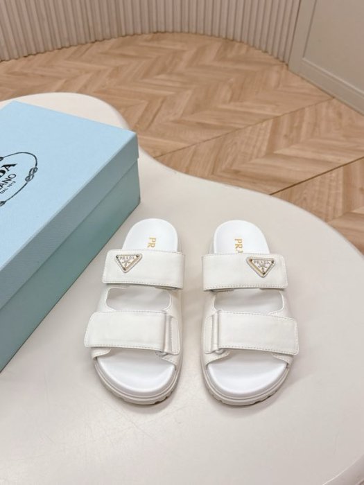 Шлепанцы женские фото 6