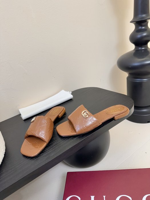 Шльопанці фото 3