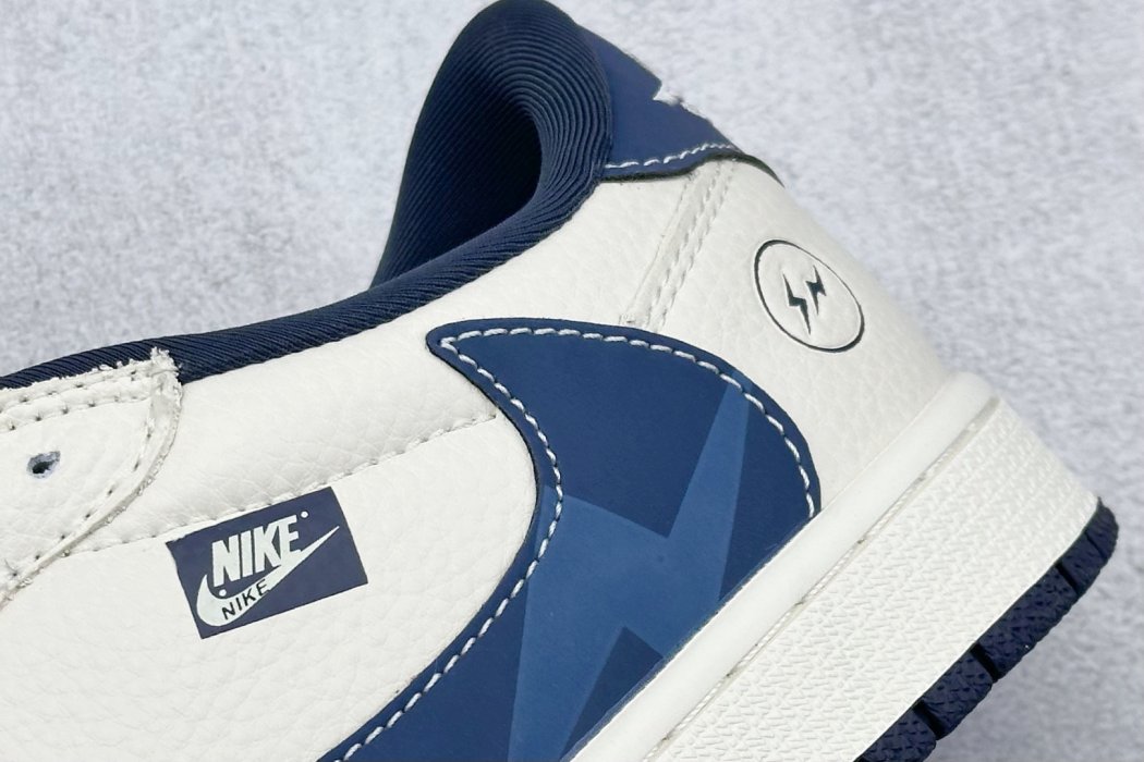 Кроссовки Travis Scott x Fragment Design x Air Jordan 1 Low OG SP AJ1 фото 9