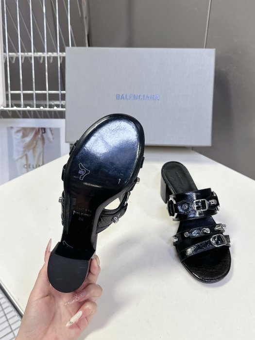 Босоножки фото 9