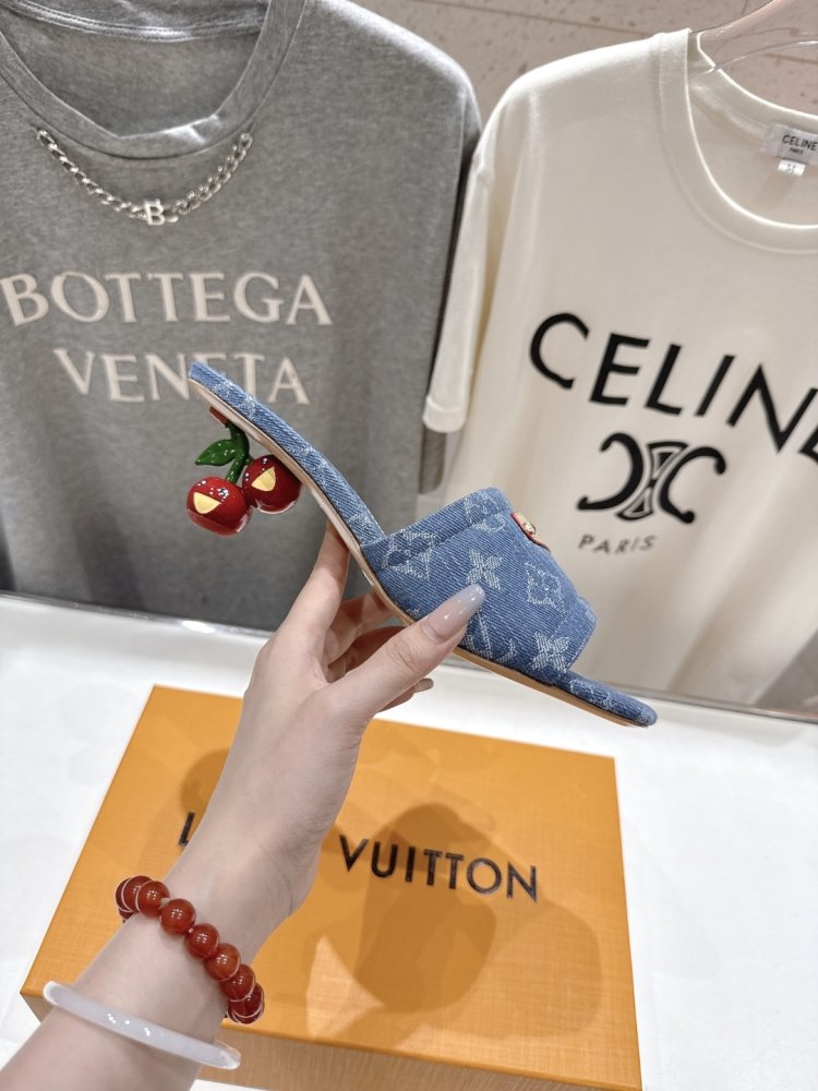 Босоніжки фото 5