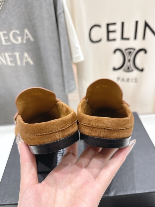 Лоферы кожаные женские фото 8