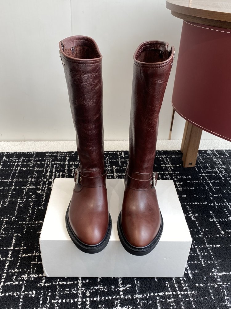 Чоботи жіночі