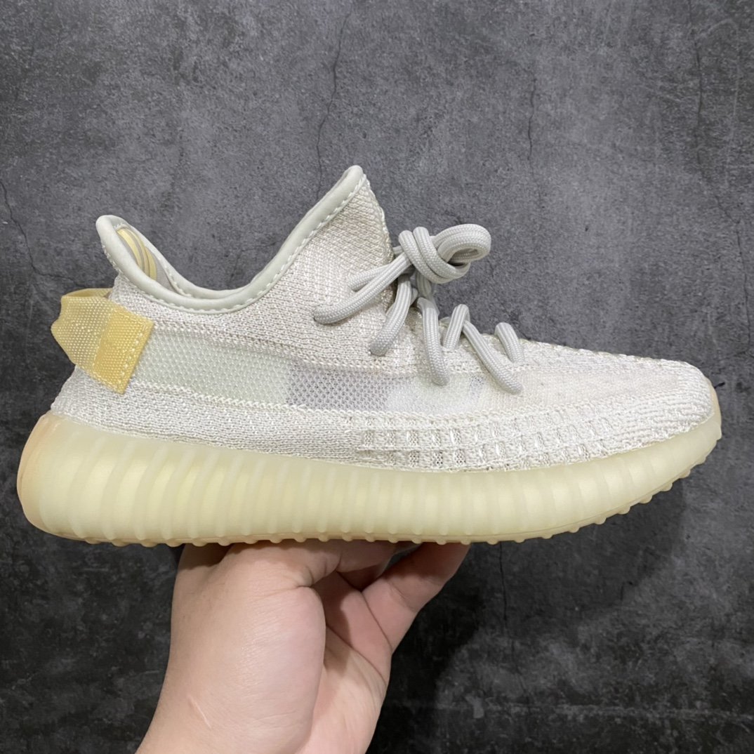 Кроссовки Yeezy 350 V2 GY3438