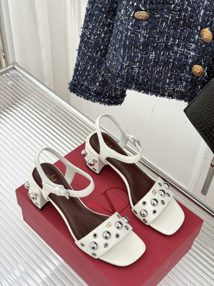 Босоножки фото 3