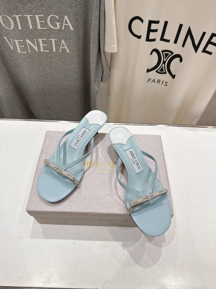 Шлепанцы женские фото 2