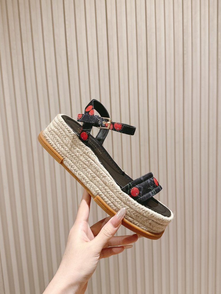 Сандалии женские фото 7