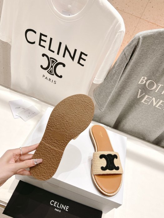 Шлепанцы женские фото 9