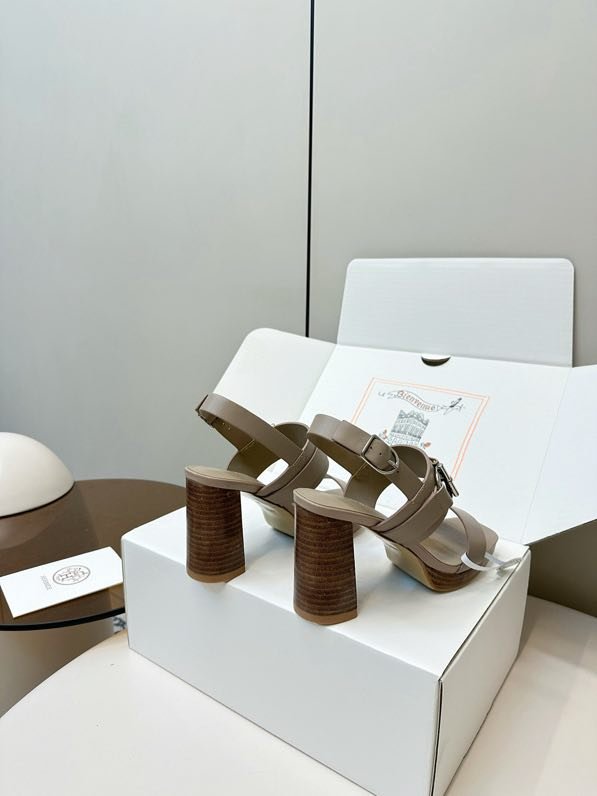 Босоножки фото 2