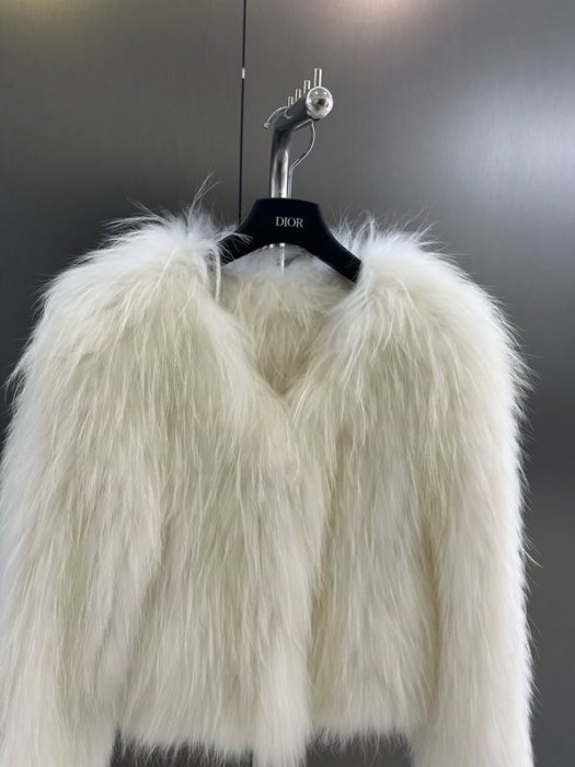 Fur coat of fox fur фото 2